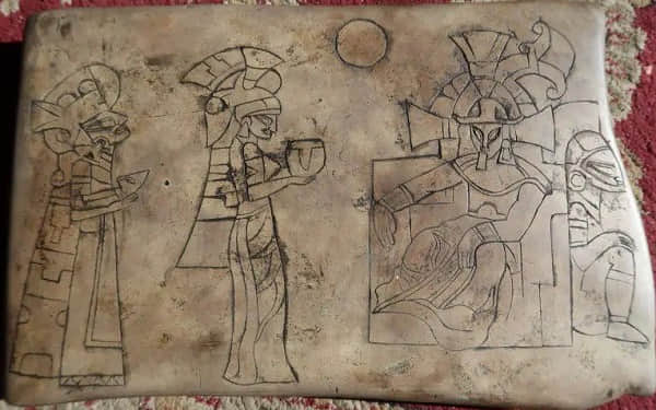 Ancient artifacts show the presence of aliens on earth