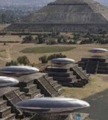 Pyramids in Egypt have been descended upon by numerous massive UFOs