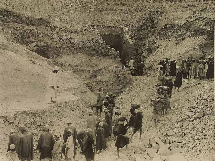 The Discovery and Treasures of King Tutankhamun’s Tomb