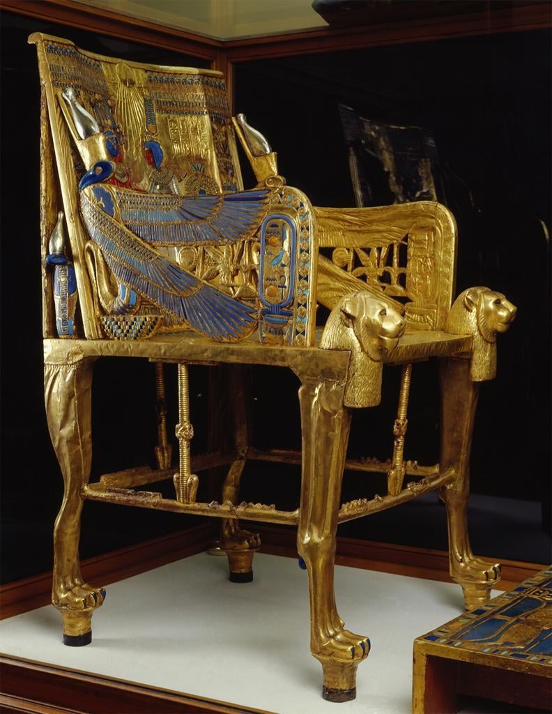 Tutankhamun’s throne was found and revealed by archaeologists, revealing the secret behind it. ‎ - News