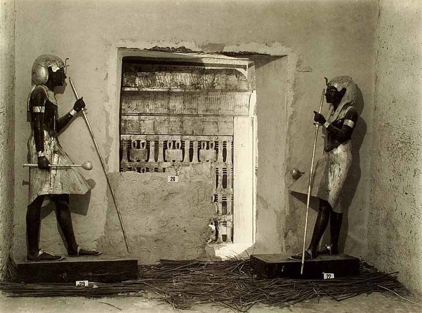 The Discovery and Treasures of King Tutankhamun’s Tomb