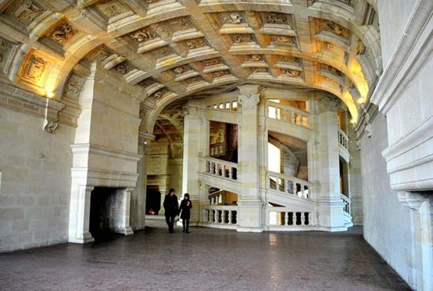 Da Vinci Designed a Double Helix Staircase at the Château de Chambord