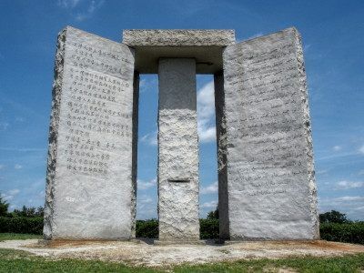 The Mysterious Monument of Georgia - A Guide to Rebuilding in Eight Languages
