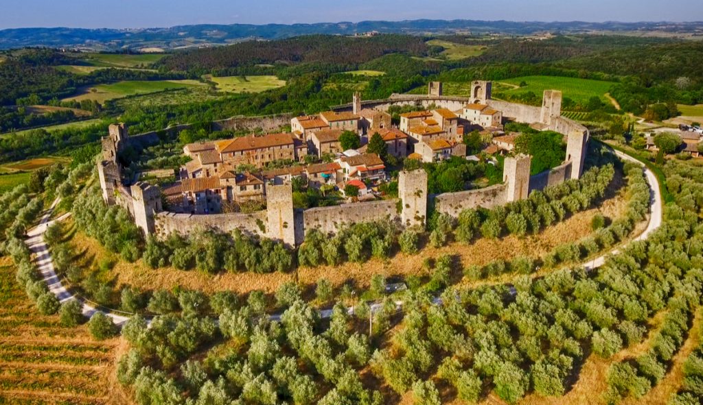Monteriggioni, a Medieval walled town in Tuscany - What to see