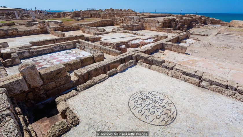 Unearthed at the bottom of the abyss: More than 2,000 gold coins, dating back more than 1,000 years. Explore Caesarea's golden history! - News