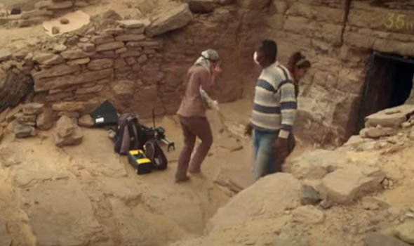 Egypt archaeologist 'scared' after bizarre mummy find