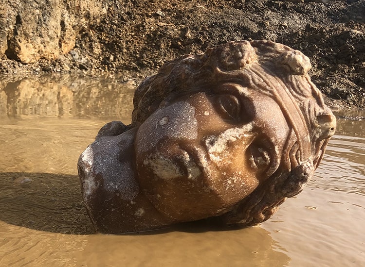 Statue heads of Dionysus and Aphrodite were found during excavations in the ancient city of Aizanoi - T-News