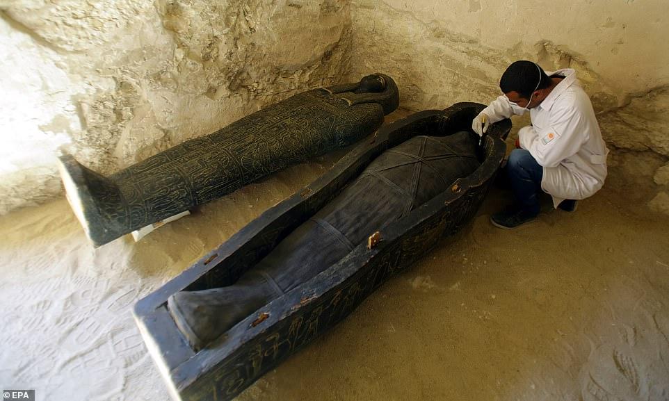 Unprecedented Discovery: First-Time Opening of Intact Sarcophagus Stuns Archaeologists