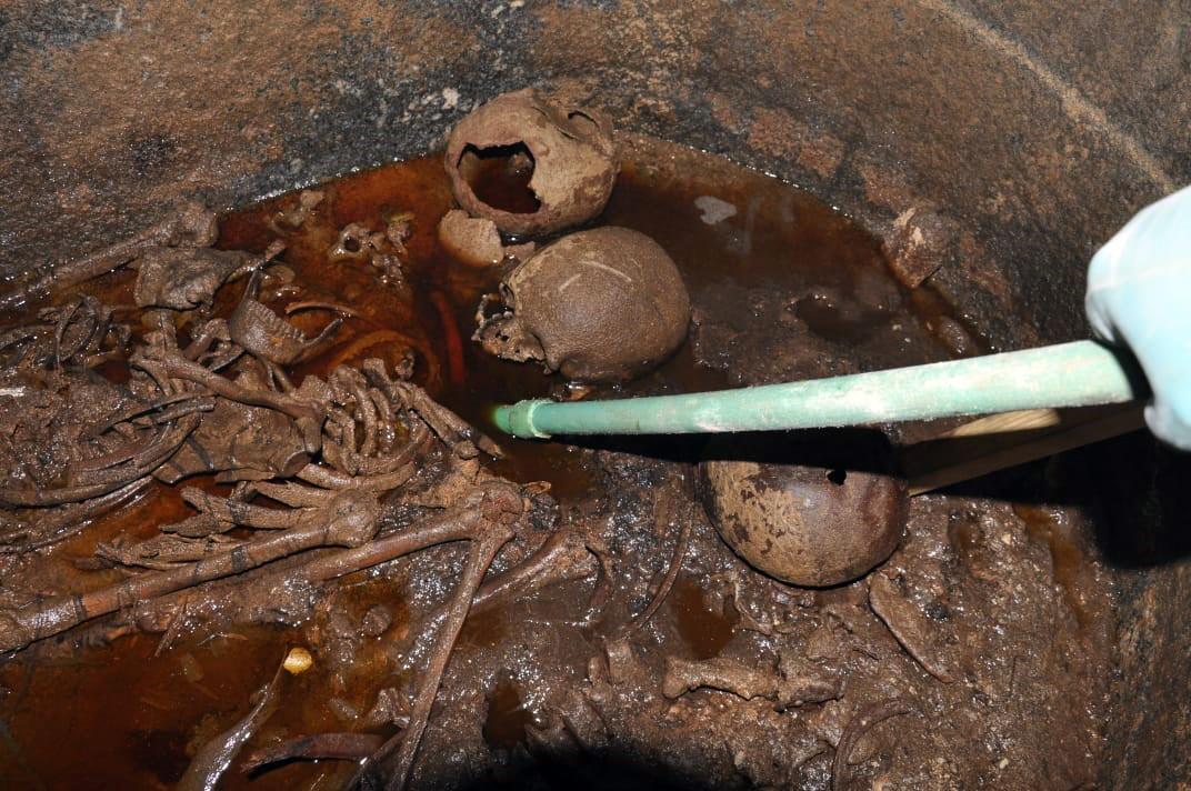 MUMMY-MAKER'S TOMB Ancient Egyptian coffin opened for first time in 3,000 years to reveal mummy of priest who oversaw embalming of pharaohs - T-News