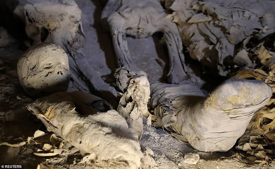 Unprecedented Discovery: First-Time Opening of Intact Sarcophagus Stuns Archaeologists