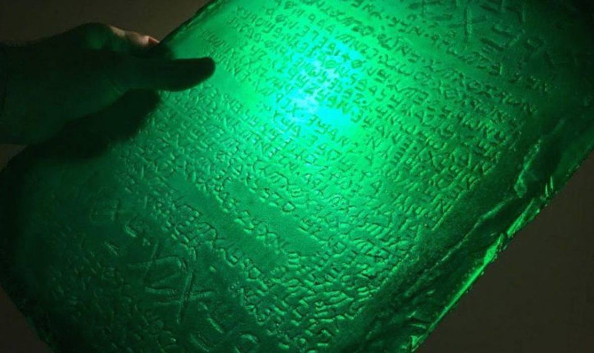 The Mythical Emerald Tablet and Its Extraterrestrial Insights into the Universe