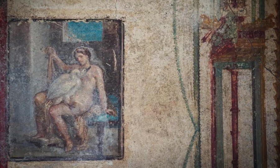 Erotic fresco depicting Greek myth unveiled in Pompeii